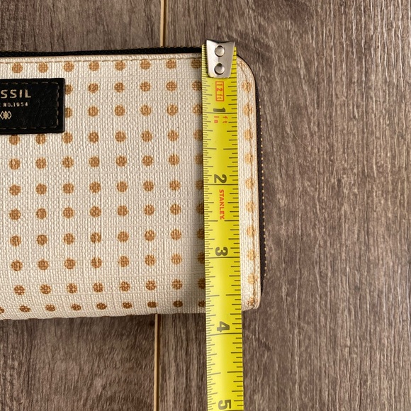 Fossil zippered wallet - white w/ gold polka dots, zippered and open pockets - Picture 9 of 9